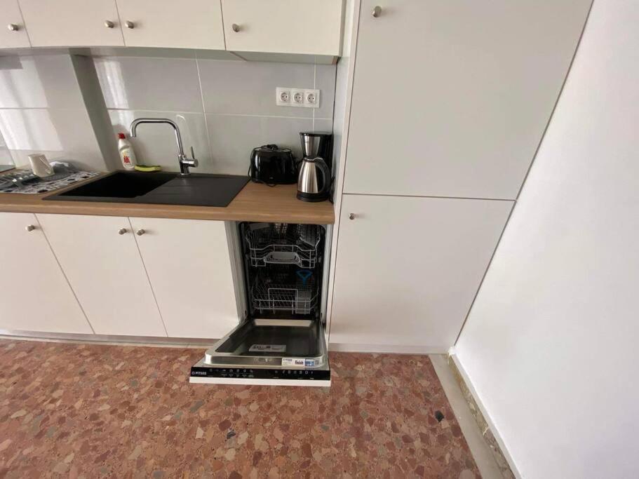 New! Flower Patio House 2 Bdr - Bbq - Wash Machine Lávrion 外观 照片